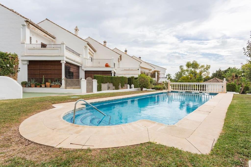 Stylish Spanish 3 Bd Townhouse On The Golden Mile Marbella Bagian luar foto