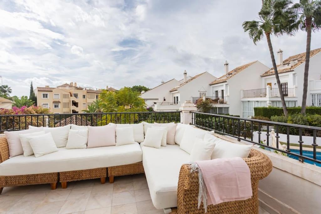Stylish Spanish 3 Bd Townhouse On The Golden Mile Marbella Bagian luar foto